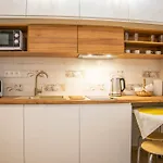 City Lights Apartments - Topolowa 48